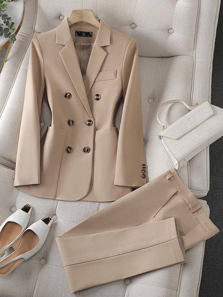 TRAJE SELMA | ELEGANCIA Y CALIDAD DE LA MANO