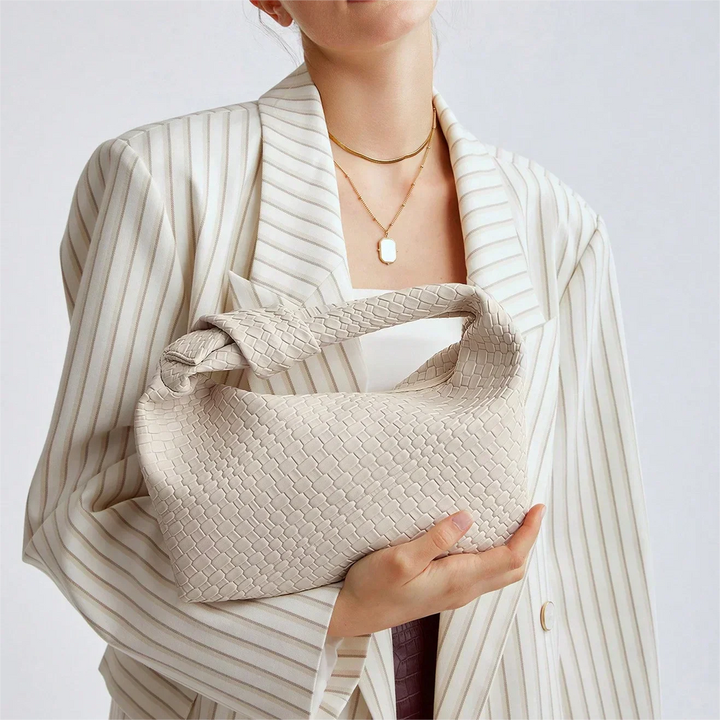 Claudia Bolso Knot