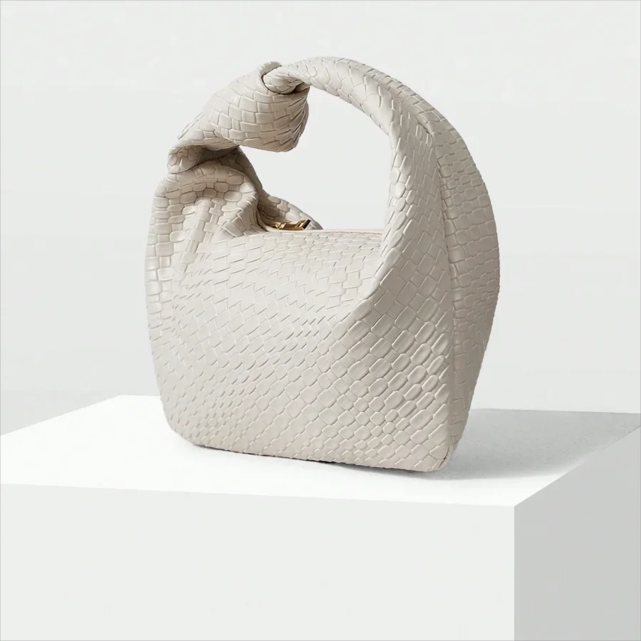 Claudia Bolso Knot