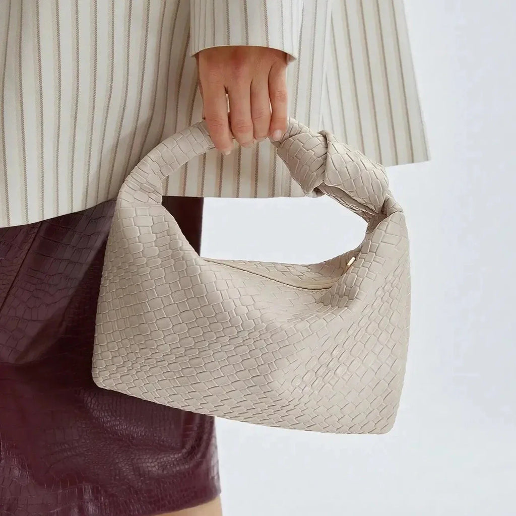 Claudia Bolso Knot