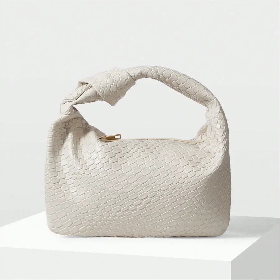Claudia Bolso Knot